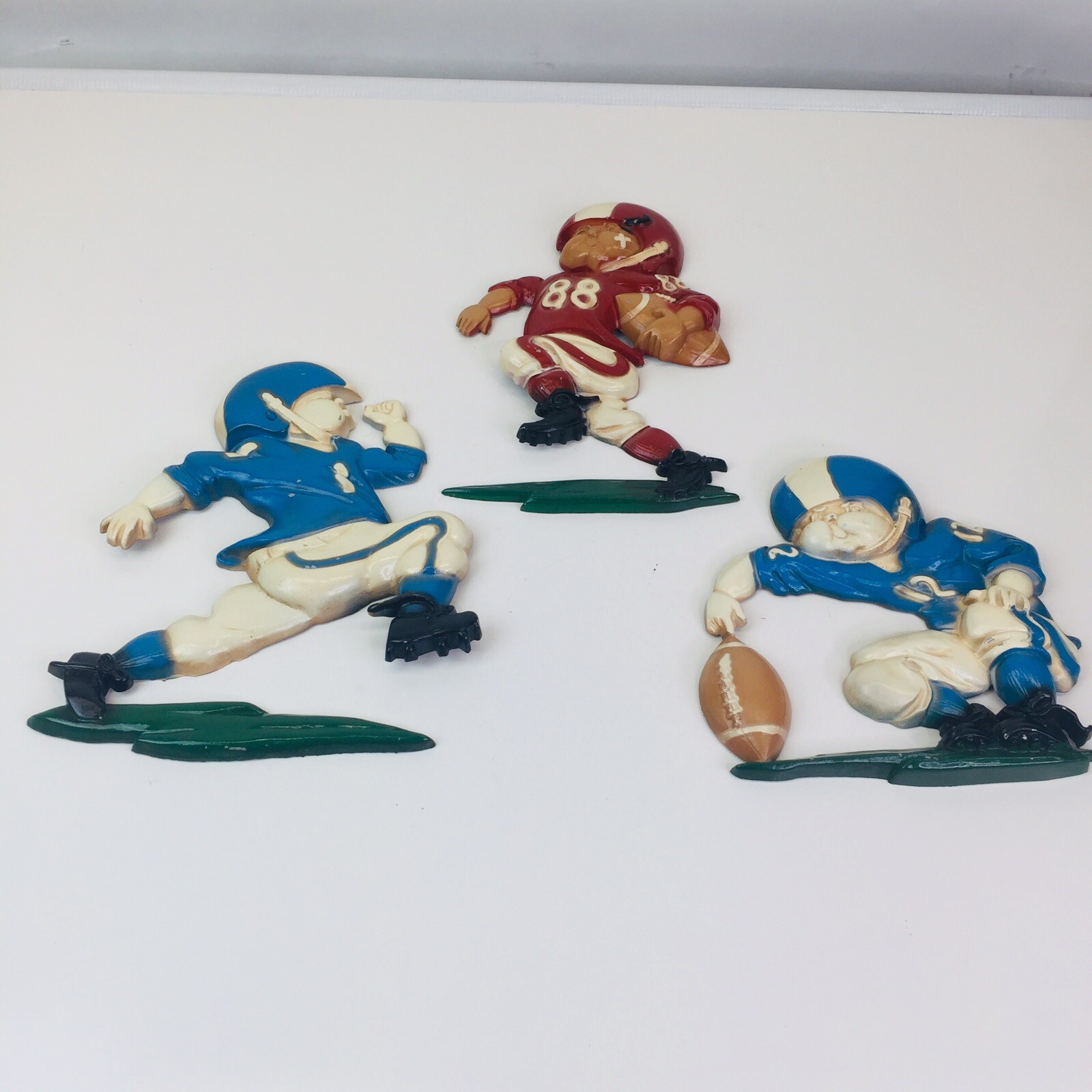 Homco Metal Football Players Wall Hangings #1254 1976 USA Homco Metal Football Players Wall Hangings #1254 1976 USA