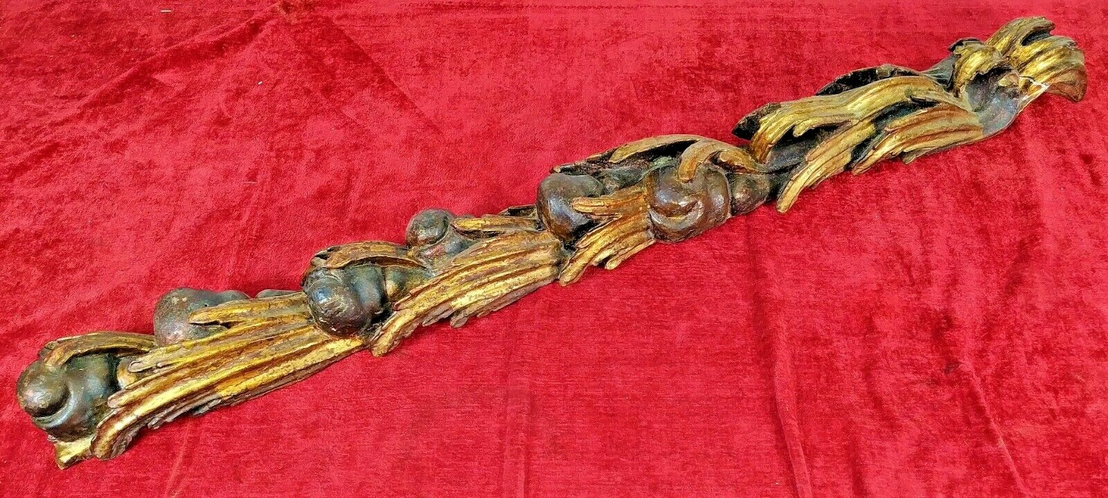 FRUIT GARLAND. ALTAR FRAGMENT. CARVED WOOD. ORIGINAL POLYCHROMY. SPAIN. XVIII