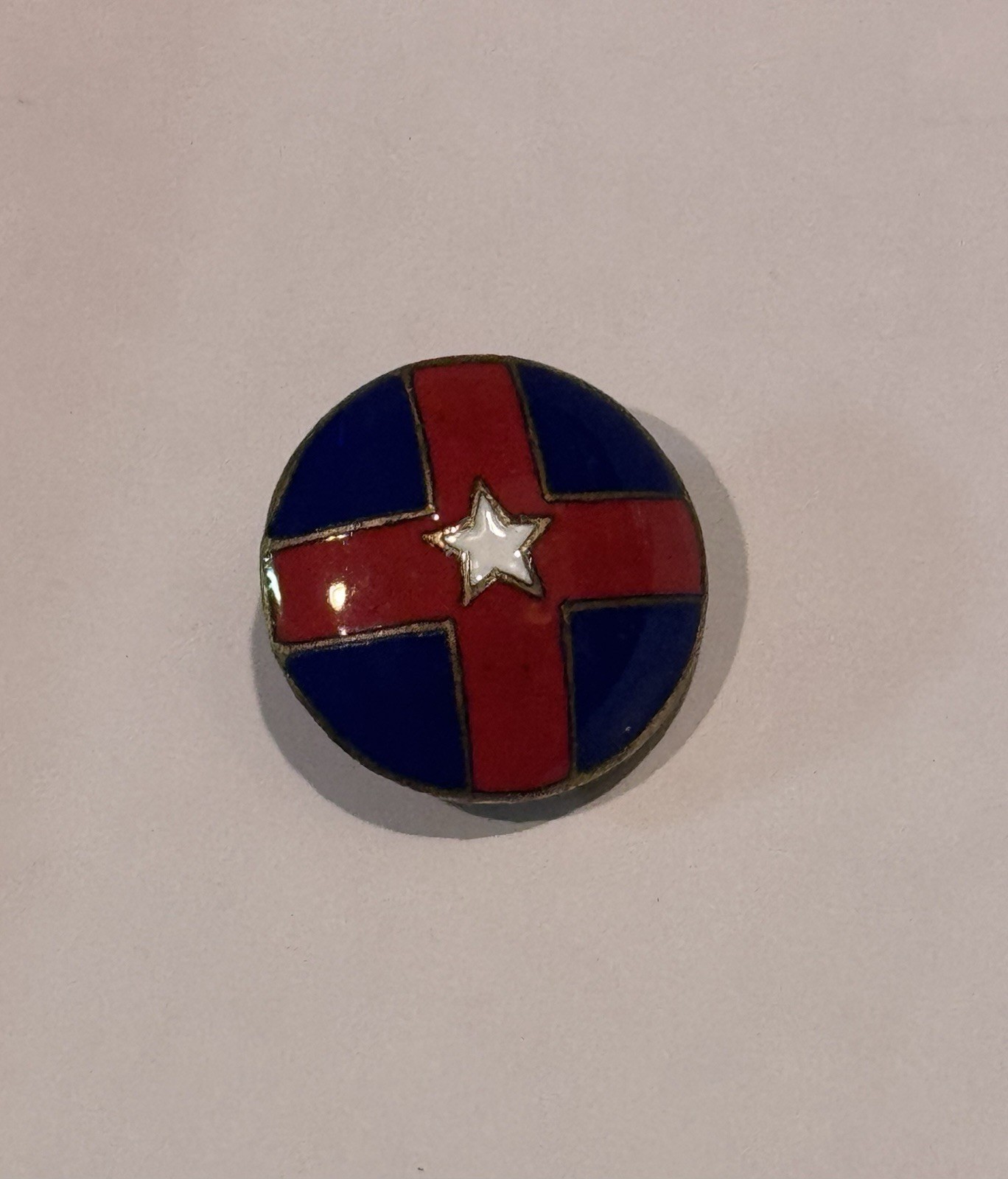 Vintage New York Yacht Club Lapel Pin Burgee NYYC EUC 