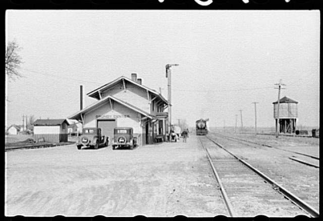 Grundy Center Iowa 1910s Railroad Station Train Depot Autos Water Tower