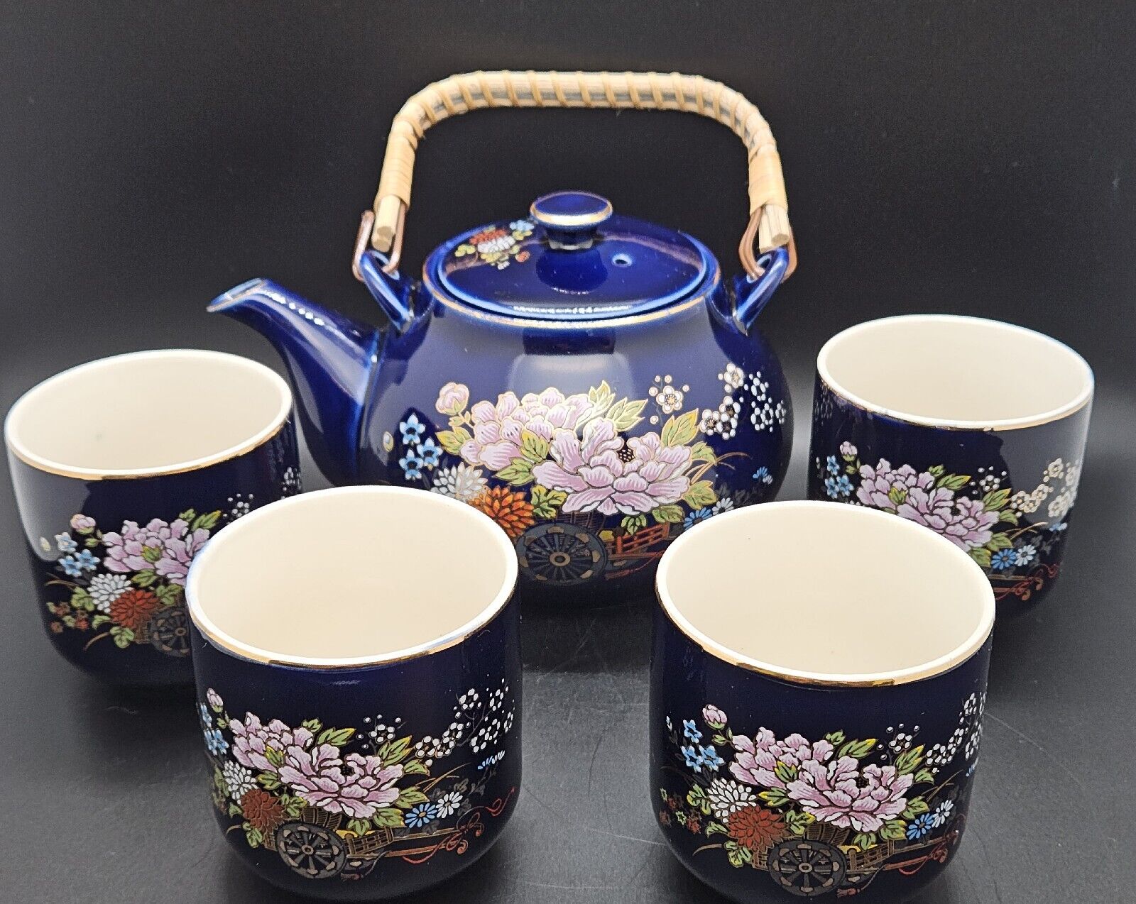 Kutani Japenese Porcelain Blue Teapot W/ 4 Cups. Great Condition