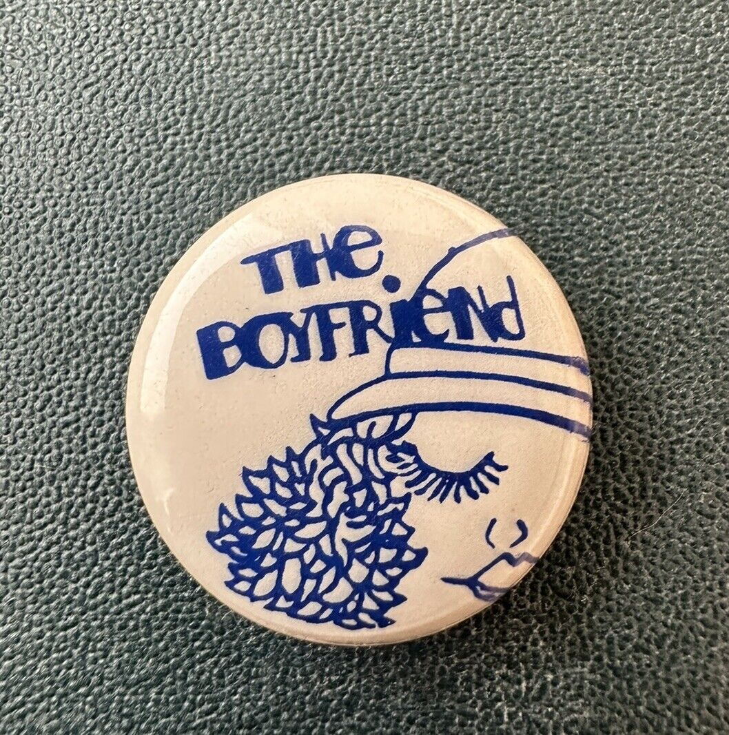 Rare vintage 1970s ‘The Boyfriend’ musical film Twiggy button pin badge
