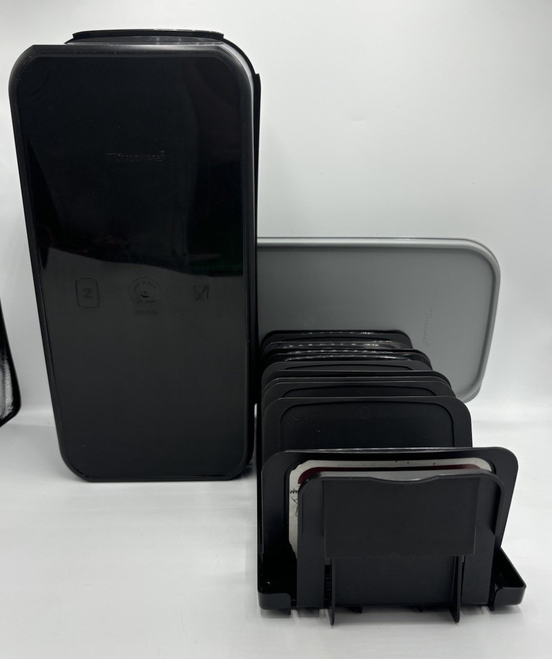 Tupperware Rectangle Storage Container #1718-8 Black-Gray Lid READ Tupperware Rectangle Storage Container #1718-8 Black-Gray Lid READ