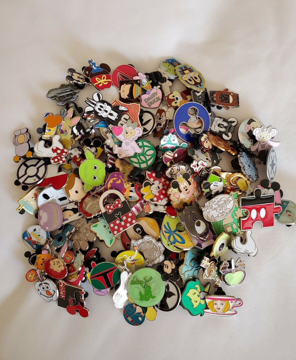 DISNEY TRADING PIN LOT 200 DIFFERENT PINS, NO DOUBLES Free Priority 1-3Day Ship