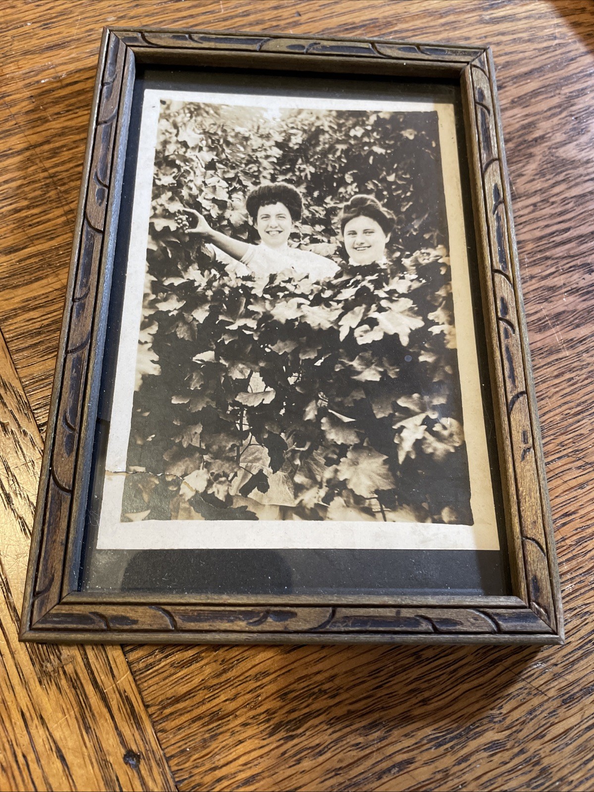 Vintage Art Deco Small  Antique Picture Frame Photograph 6 1/2  X 4 1/2