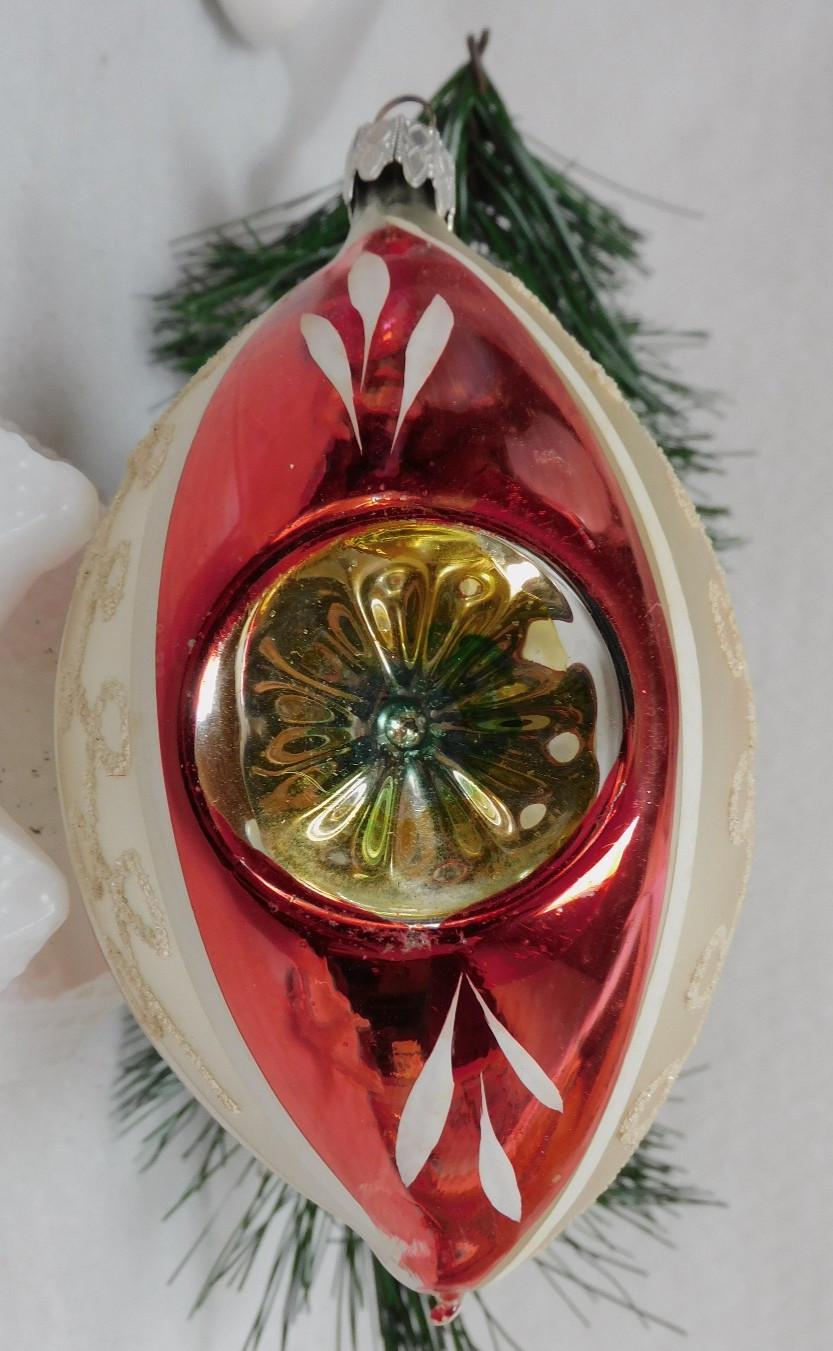 Vintage~TRIPLE INDENT~TEAR DROP ~RED~Christmas Ornament~~NICE~LARGE 5.50\ Vintage~TRIPLE INDENT~TEAR DROP ~RED~Christmas Ornament~~NICE~LARGE 5.50\