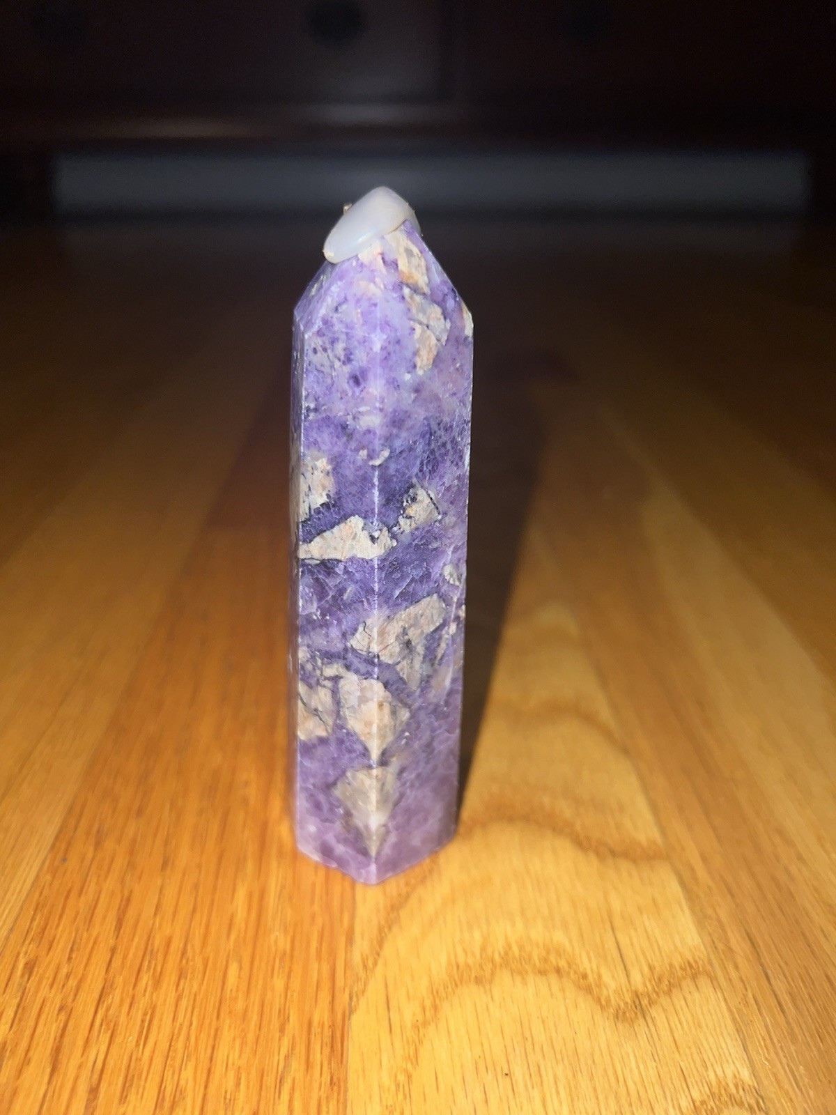 Lepidolite Tower - 4.5 Inches (114.3mm) and 6.56oz (186g) Lepidolite Tower - 4.5 Inches (114.3mm) and 6.56oz (186g)