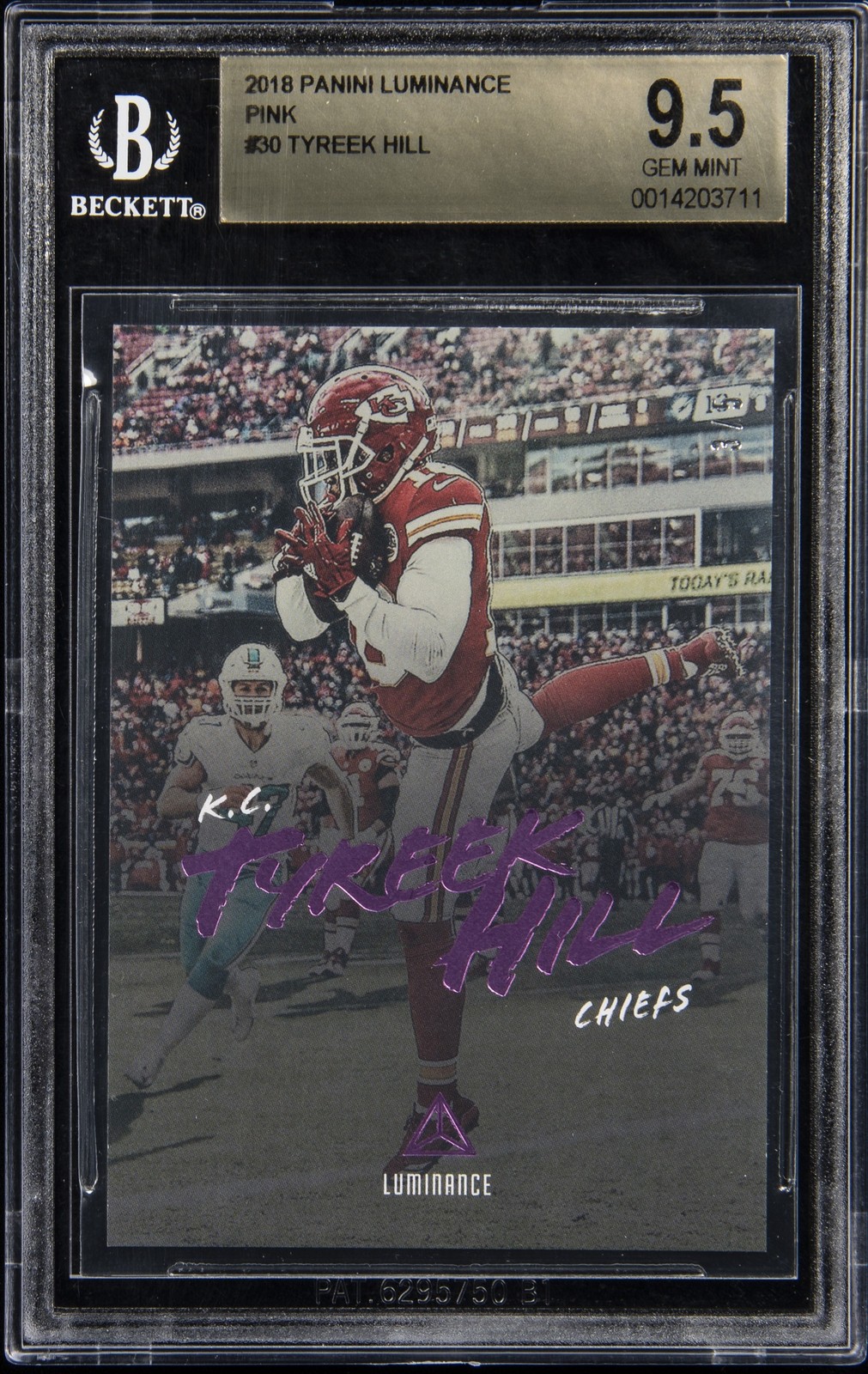 2018 PANINI LUMINANCE PINK #30 TYREEK HILL BGS 9.5