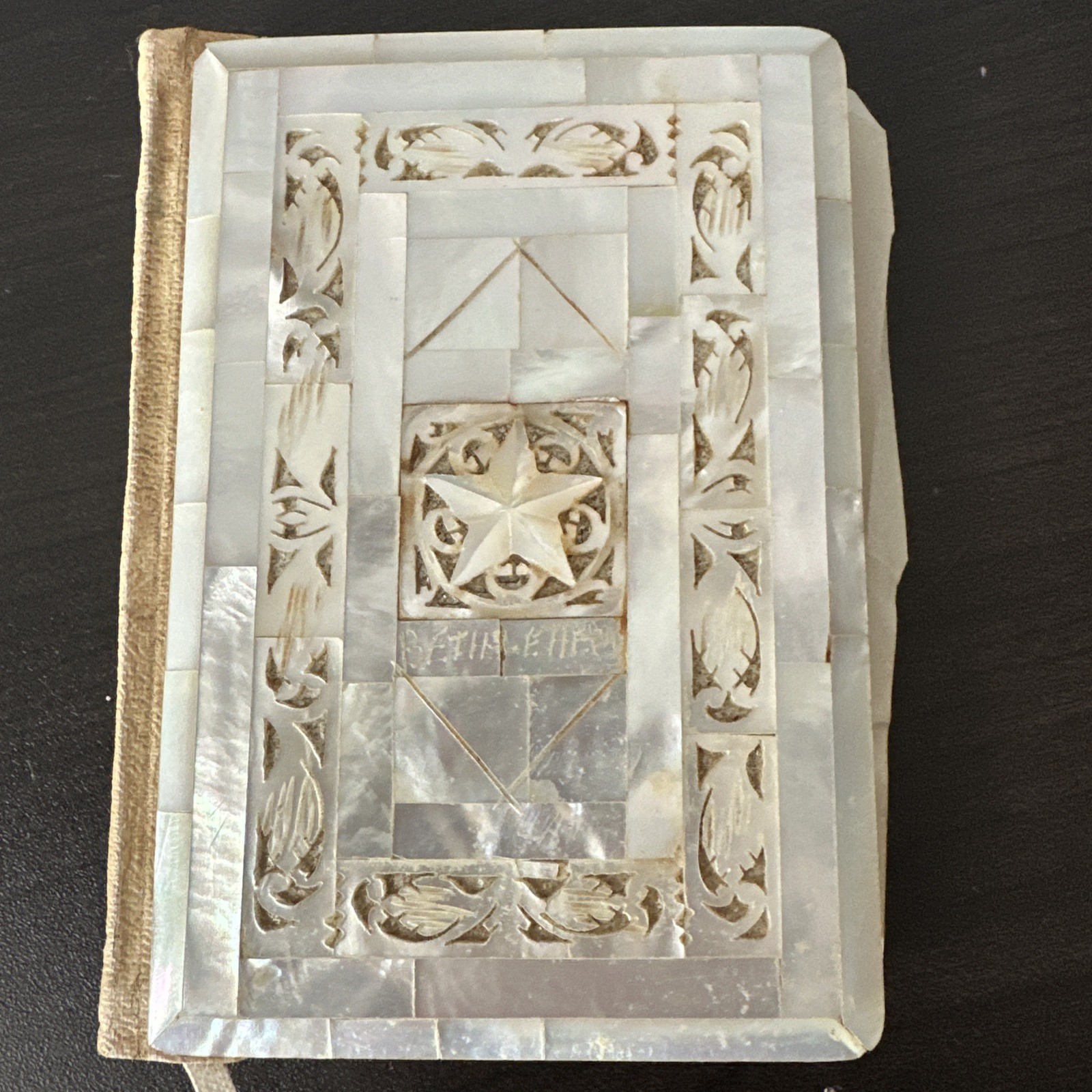 RARE Misprint Mother of Pearl Bible Bethlehem TITUS FOLD-OVER ERROR Red Letter
