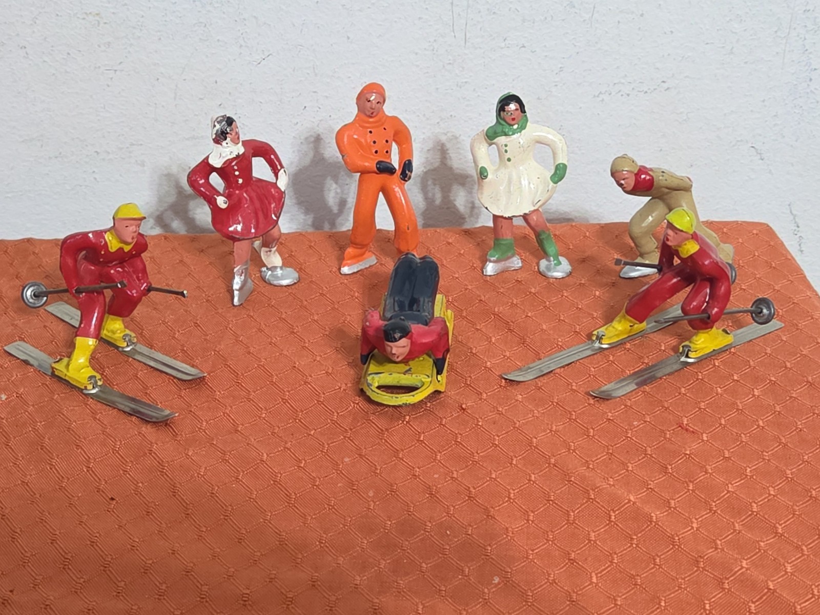 Vintage Barclay? Lot Of 7 Lead Skier's, Skaters, Sledding Guy 