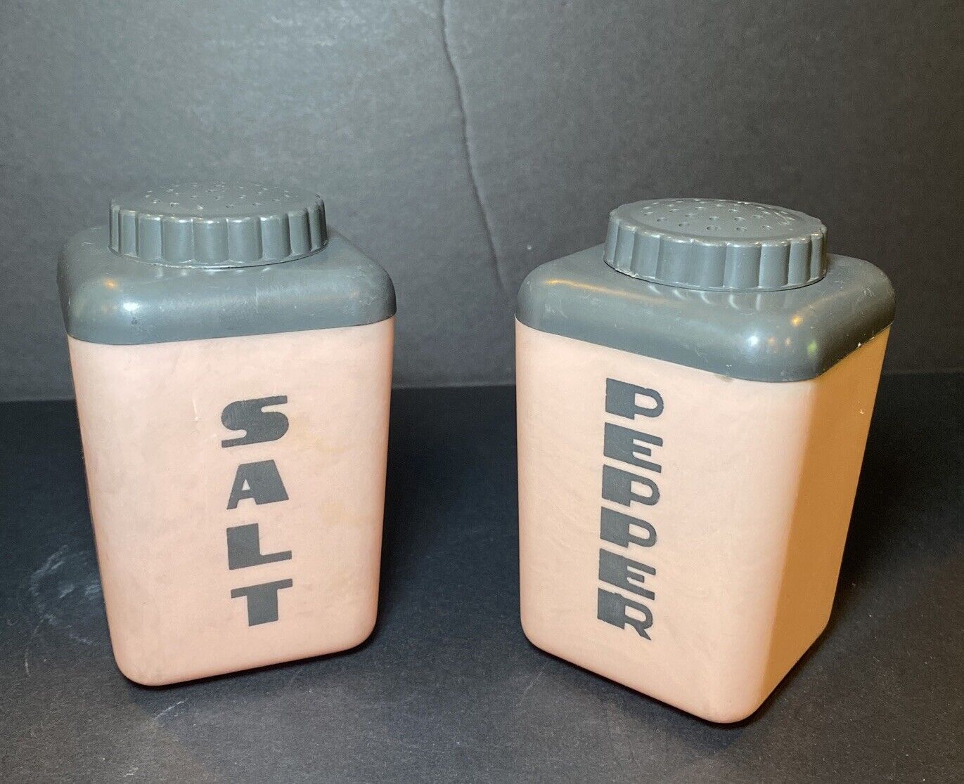 Vintage Pink/Gray Plastic Salt And Pepper Shakers LUSTRO WARE