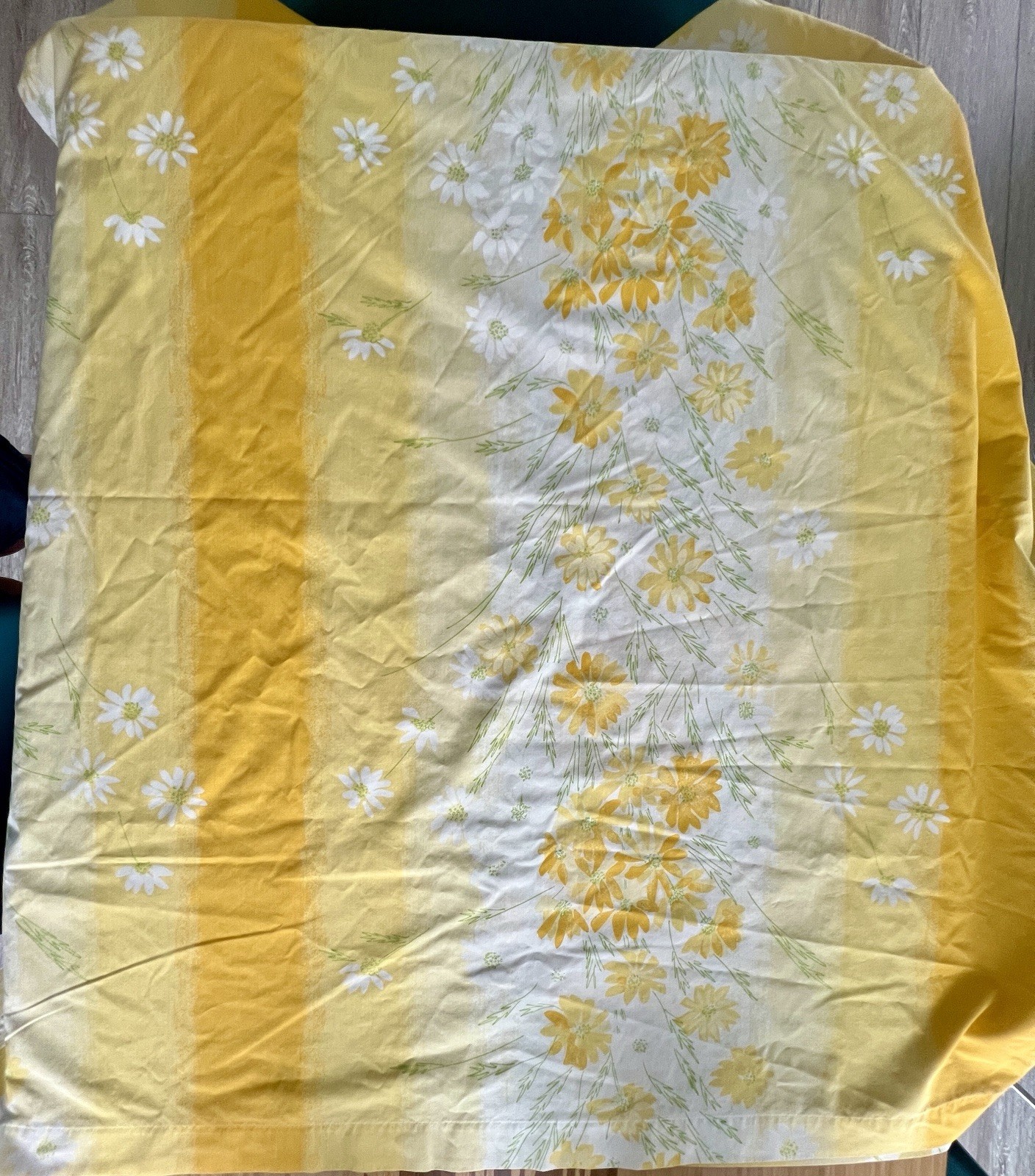 Vtg 70's King Vera Neumann Daisy Ombre for Burlington Flat Sheet Yellow Floral Vtg 70's King Vera Neumann Daisy Ombre for Burlington Flat Sheet Yellow Floral