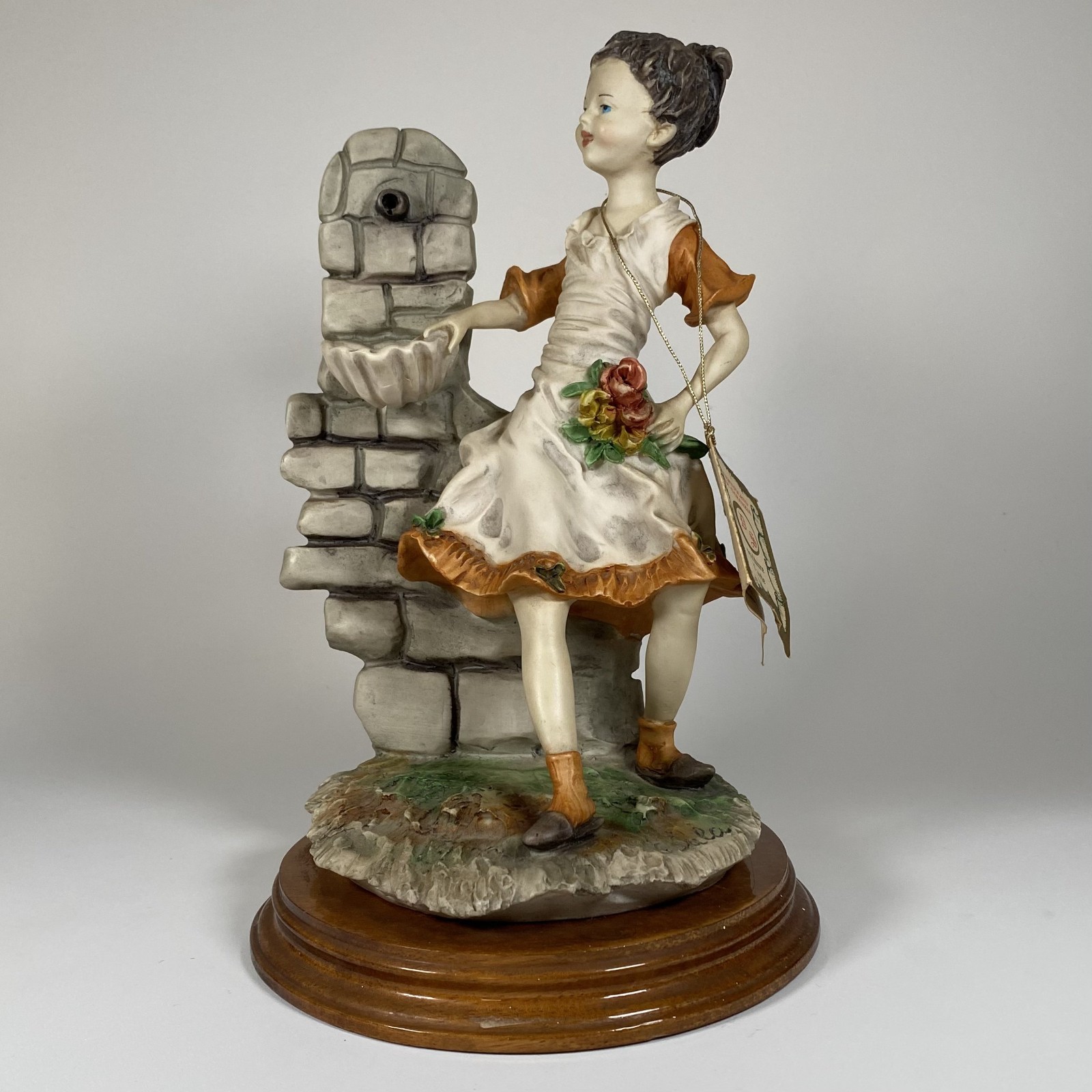Vintage Italian Capodimonte Style Lady Fountain Figurine #277 10