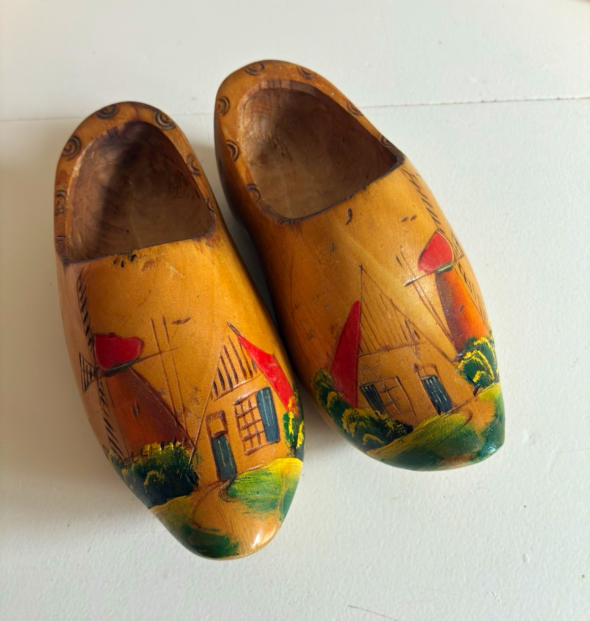 VTG Hand Painted Wooden Dutch Clogs w Wall Hanging Hooks Carved Holland Windmill