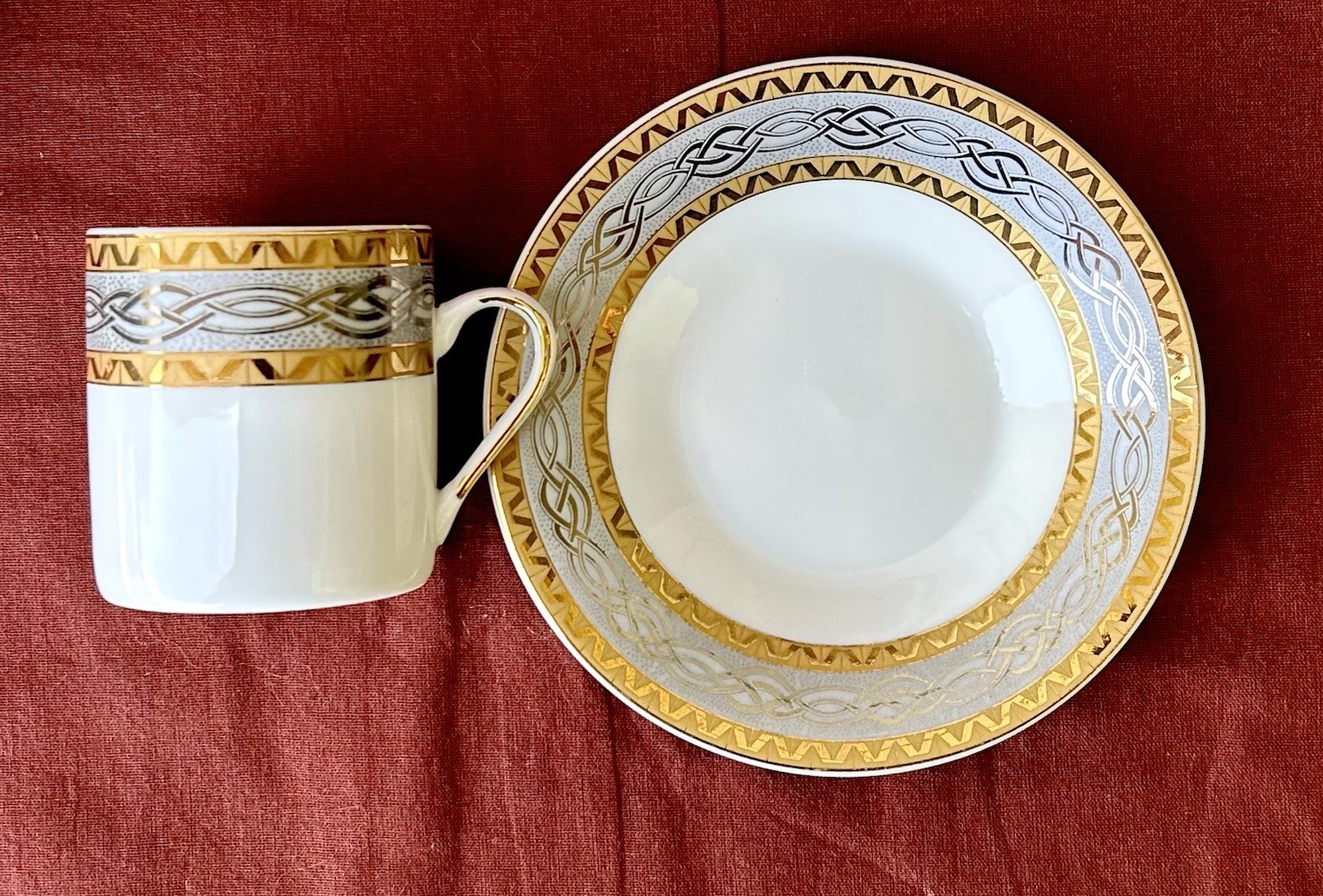 Set 12 pcs Vtg Queen\'s Luxury Porcelain Coffee Set 24K Gold Plated MADE JAPAN Set 12 pcs Vtg Queen\'s Luxury Porcelain Coffee Set 24K Gold Plated MADE JAPAN