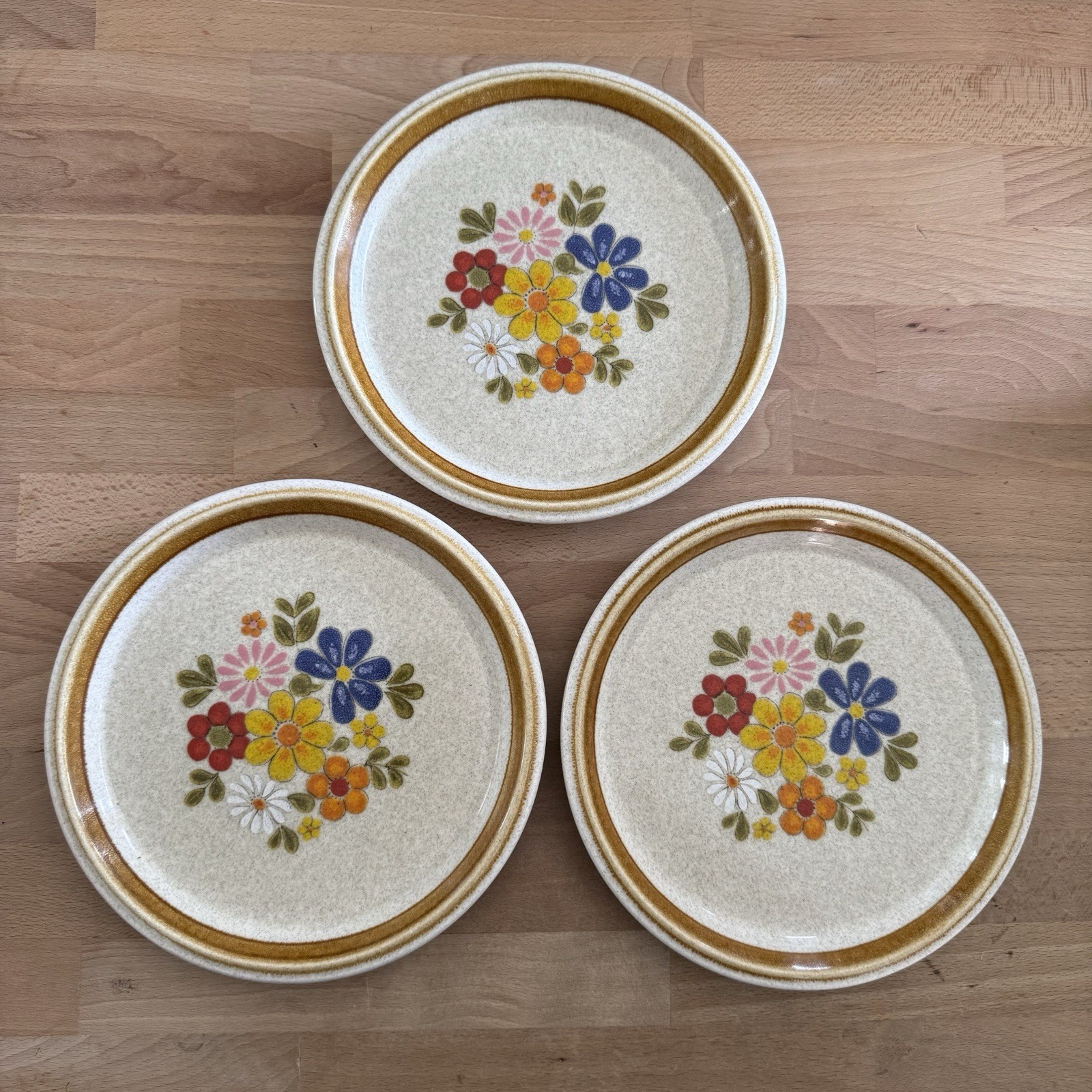 Mikasa Stone Manor Floribunda F5813 Stoneware 7-3/4\