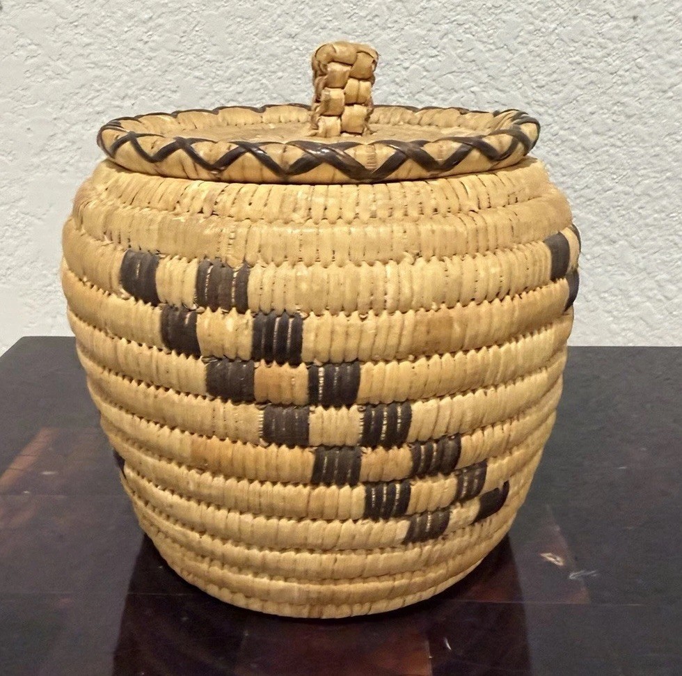 Vintage Tohono O\'odham Papago Native American Woven Coiled Basket With Lid Yucca