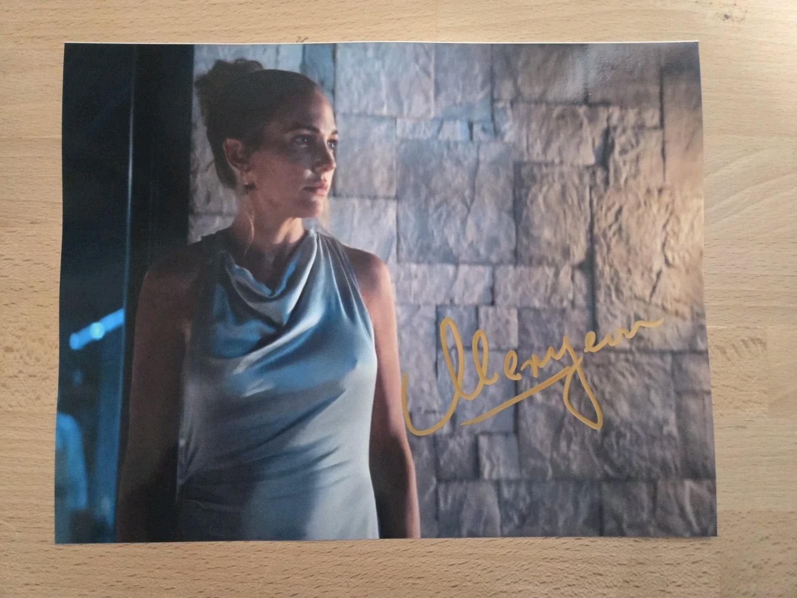 Meryem Uzerli Signed 8.5 By 11 Ru Meryem Uzerli Signed 8.5 By 11 Ru