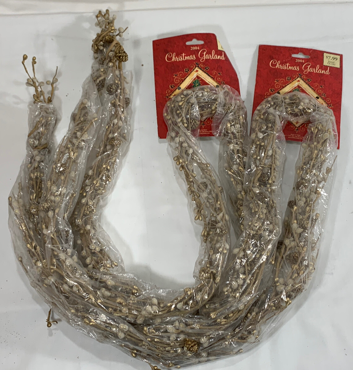 10\' Natural Looking Christmas Tree Garland Gold Mini Pinecones Berries 2-5\'
