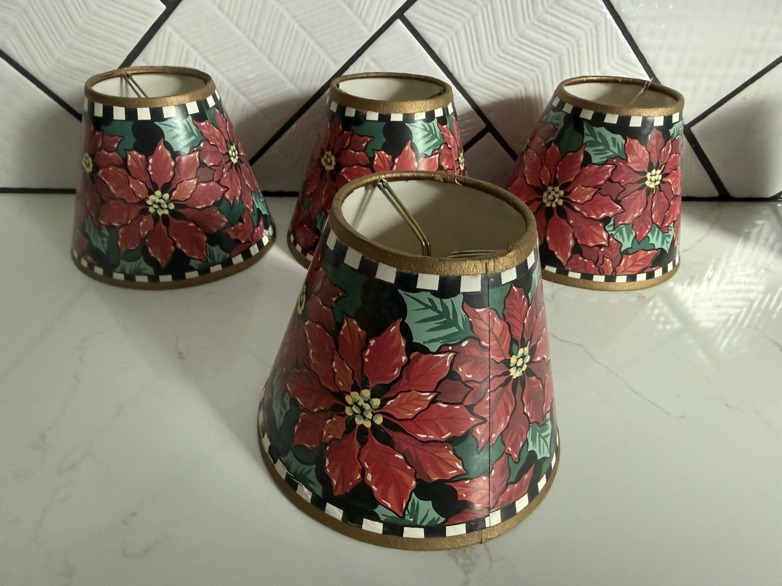 Vtg 4 Small Poinsettia Patterned Clip On Lamp Shade 4