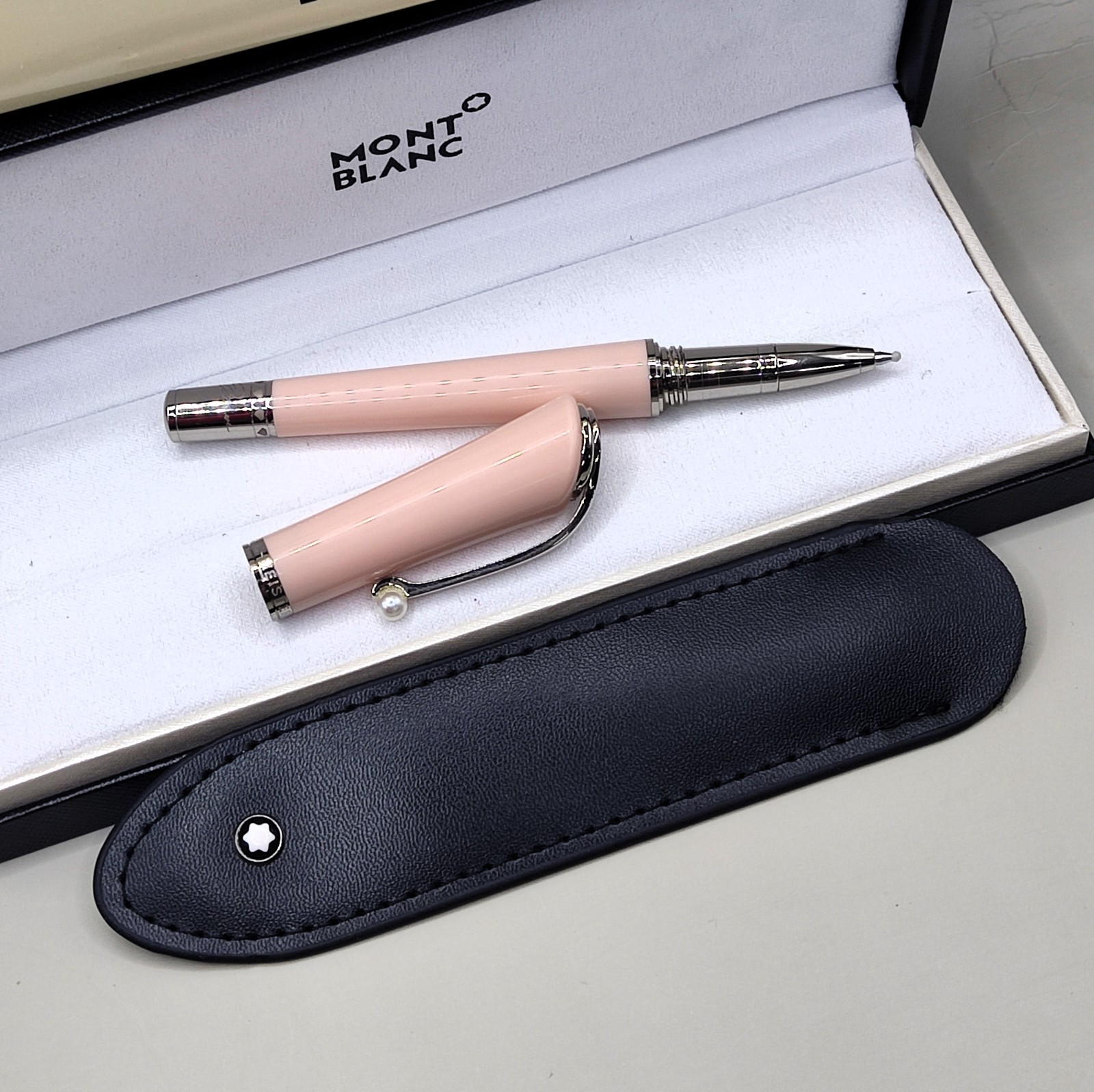 COMBO* Montblanc Muses Marilyn Monroe Edition Rollerball Pen With Box and Pouch