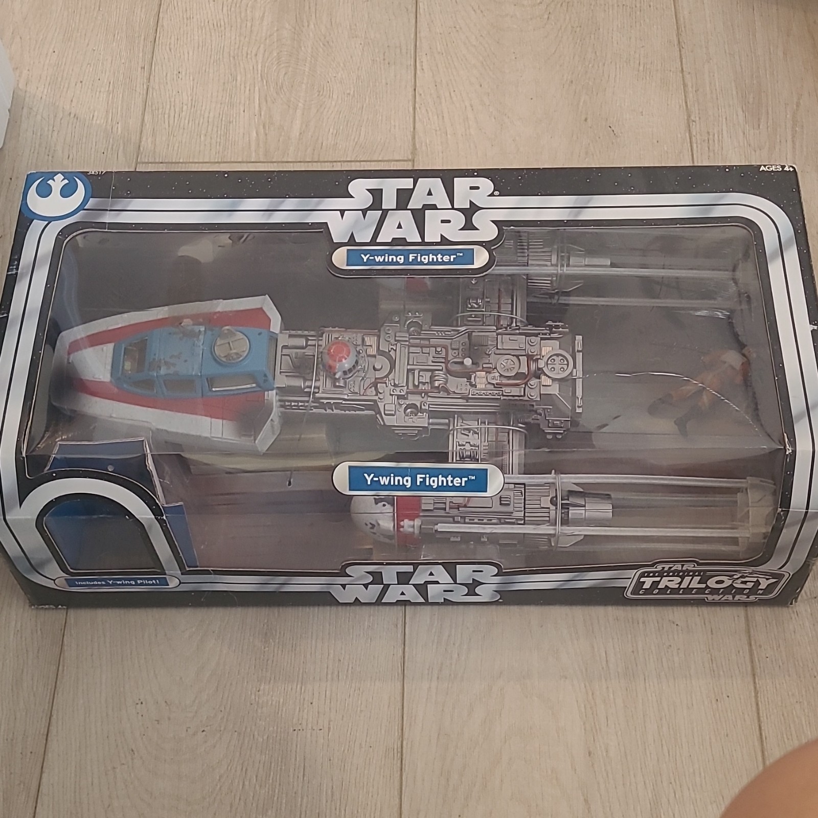 Hasbro Star Wars Trilogy Collection Y-wing Fighter Vehicle w/ Y-wing Pilot 1995