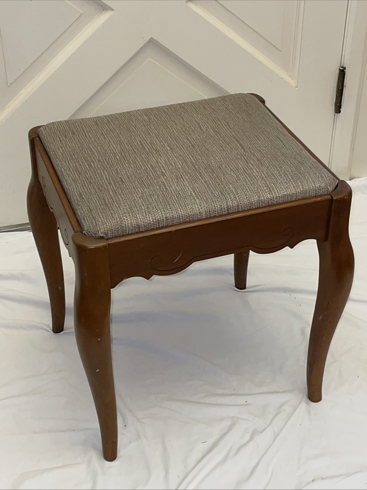 Vtg Queen Anne Style SINGER Sewing Machine Wood STOOL BENCH SEAT w/Storage