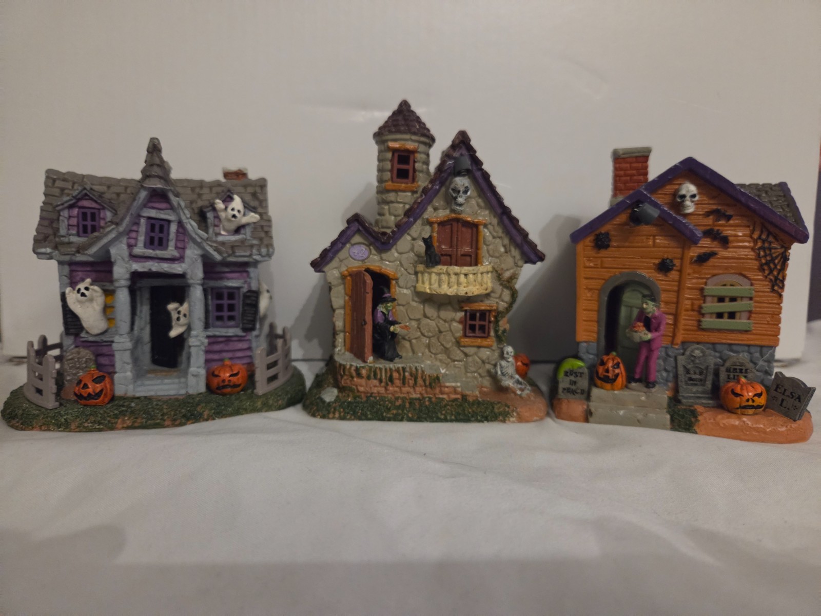 LEMAX Spooky Town Witch's Treats, Frank's Treats, Ghost Cottage w/adapter LEMAX Spooky Town Witch's Treats, Frank's Treats, Ghost Cottage w/adapter