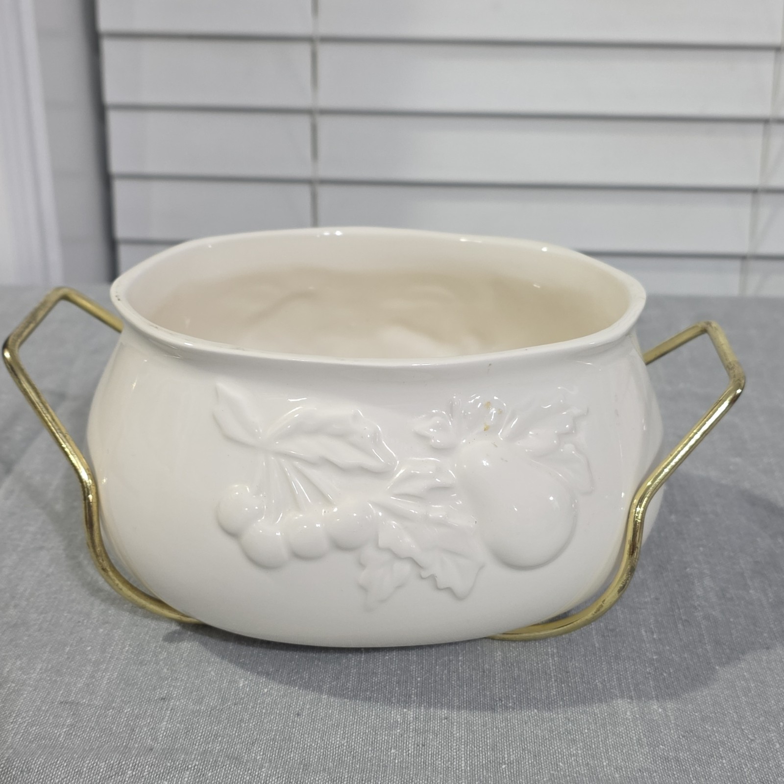 Ceramic Teleflora White Planter w/ Metal Carrying Handles Textured Fruit Design