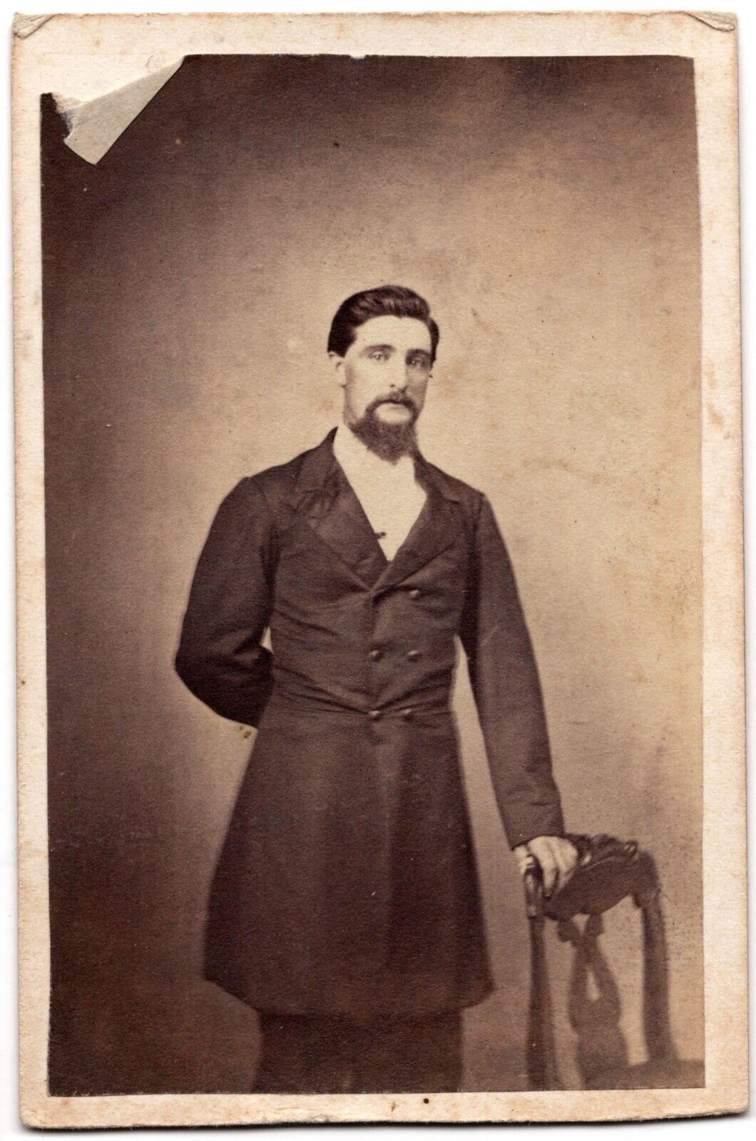 ANTIQUE CDV CIRCA 1860s GORGAS HANDSOME BEARDED MAN IN SUIT MADISON INDIANA