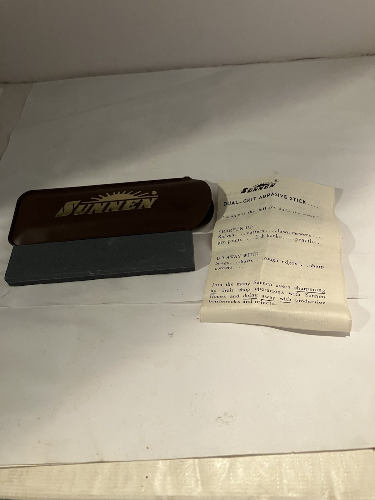 Vintage Dual Grit Sunnen  Sharpening Stone W/Plastic Case Estate Find