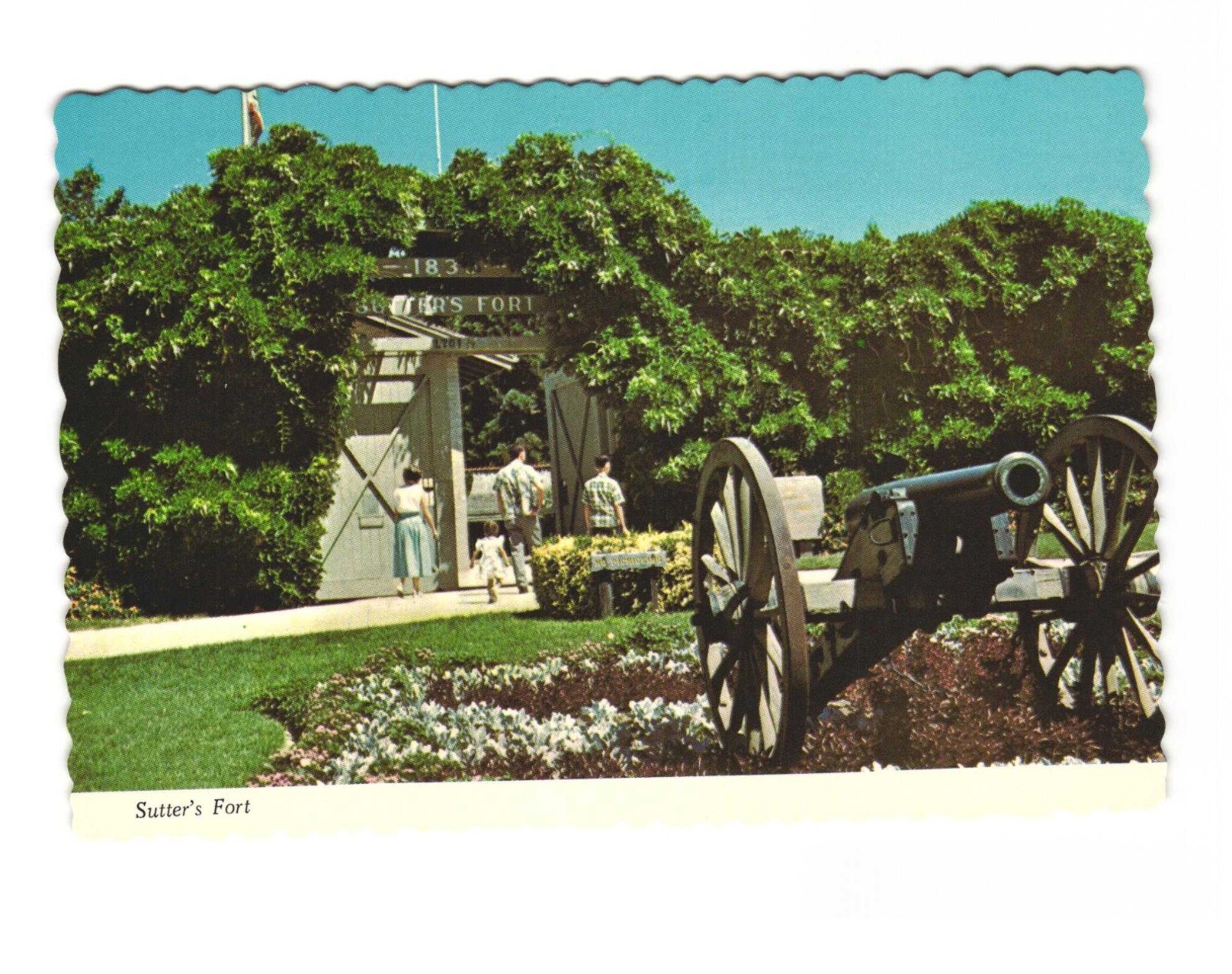Sutter\'s Fort Vintage postcard unposted