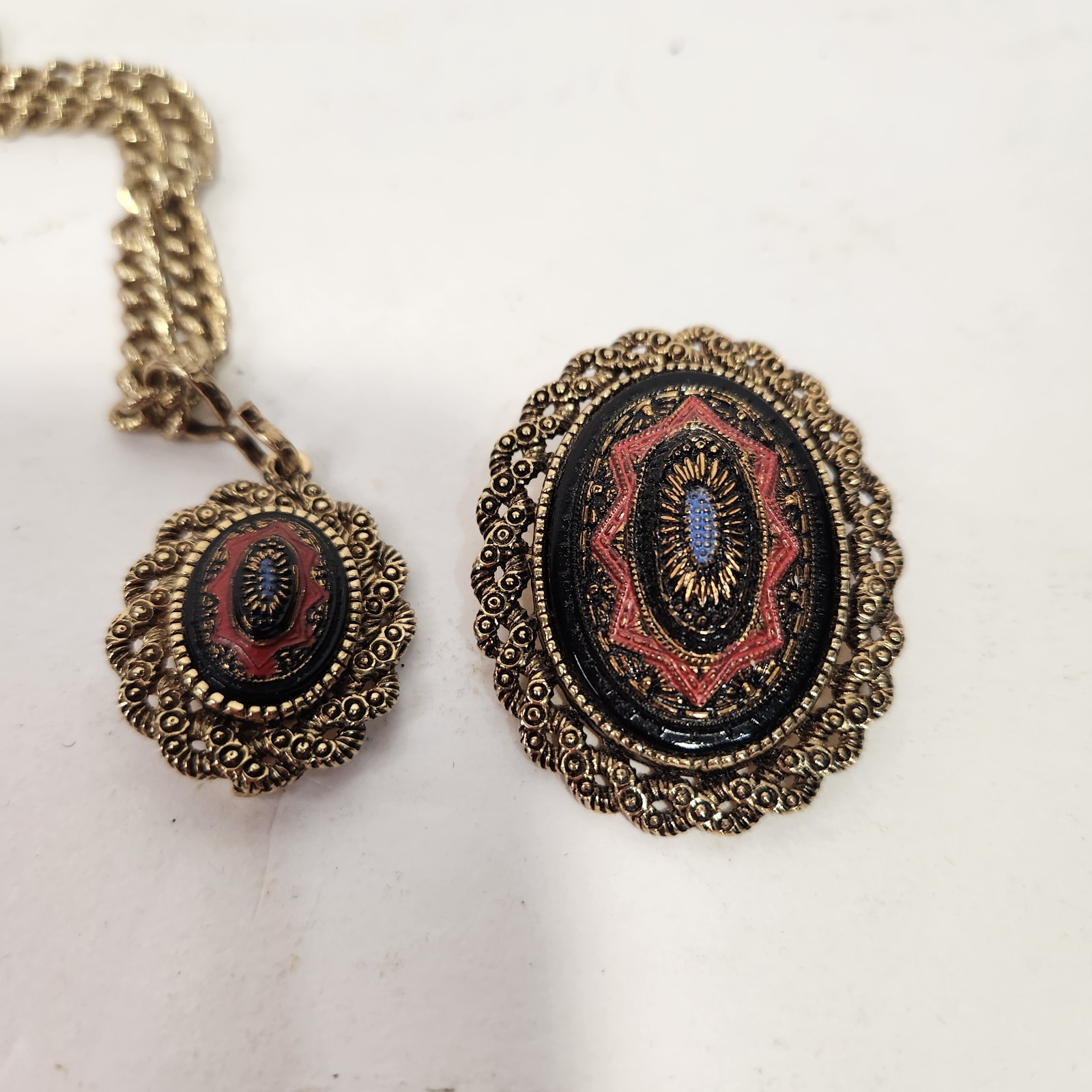 VINTAGE Sarah Coventry BROOCH/ Pin PENDANT NECKLACE Glass Mosaic-like OLD VIENNA