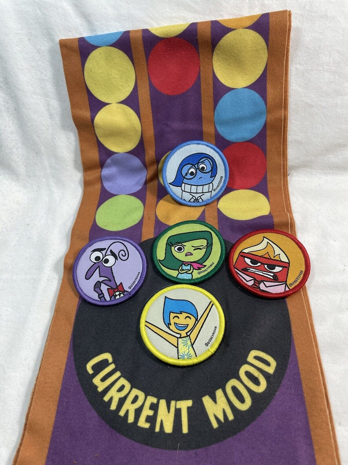 Disney Pixar INSIDE OUT Current Mood Scarf & 5 Mood Badges Loot Crate - New