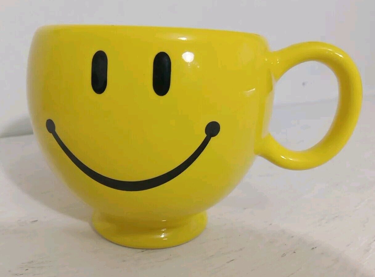 Smiley Face Oversized Mug Cup Teleflora Gift Smile Emoji Happy Face