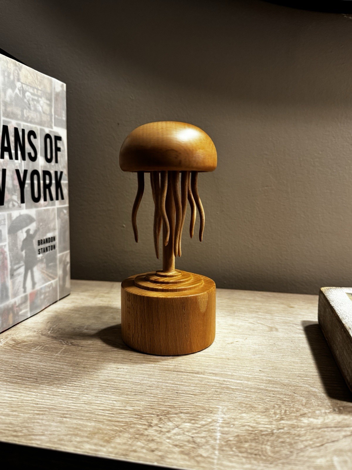 Wooden Jellyfish Statue with Moving Tentacles Home Decor Wooden Jellyfish Statue with Moving Tentacles Home Decor