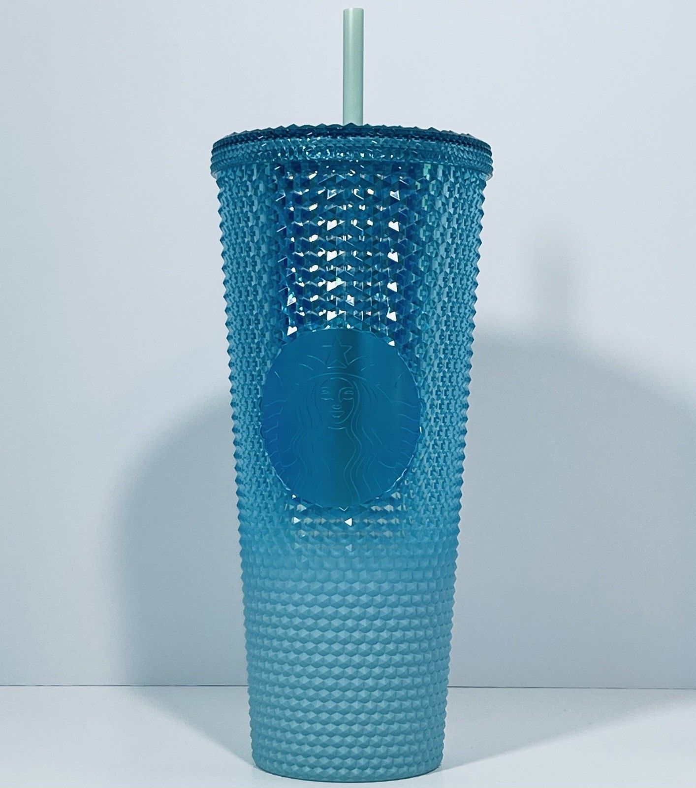 New 2023 24 Oz. Starbucks Gradient Blue Bling Ombre Studded Tumbler Venti Cup New 2023 24 Oz. Starbucks Gradient Blue Bling Ombre Studded Tumbler Venti Cup