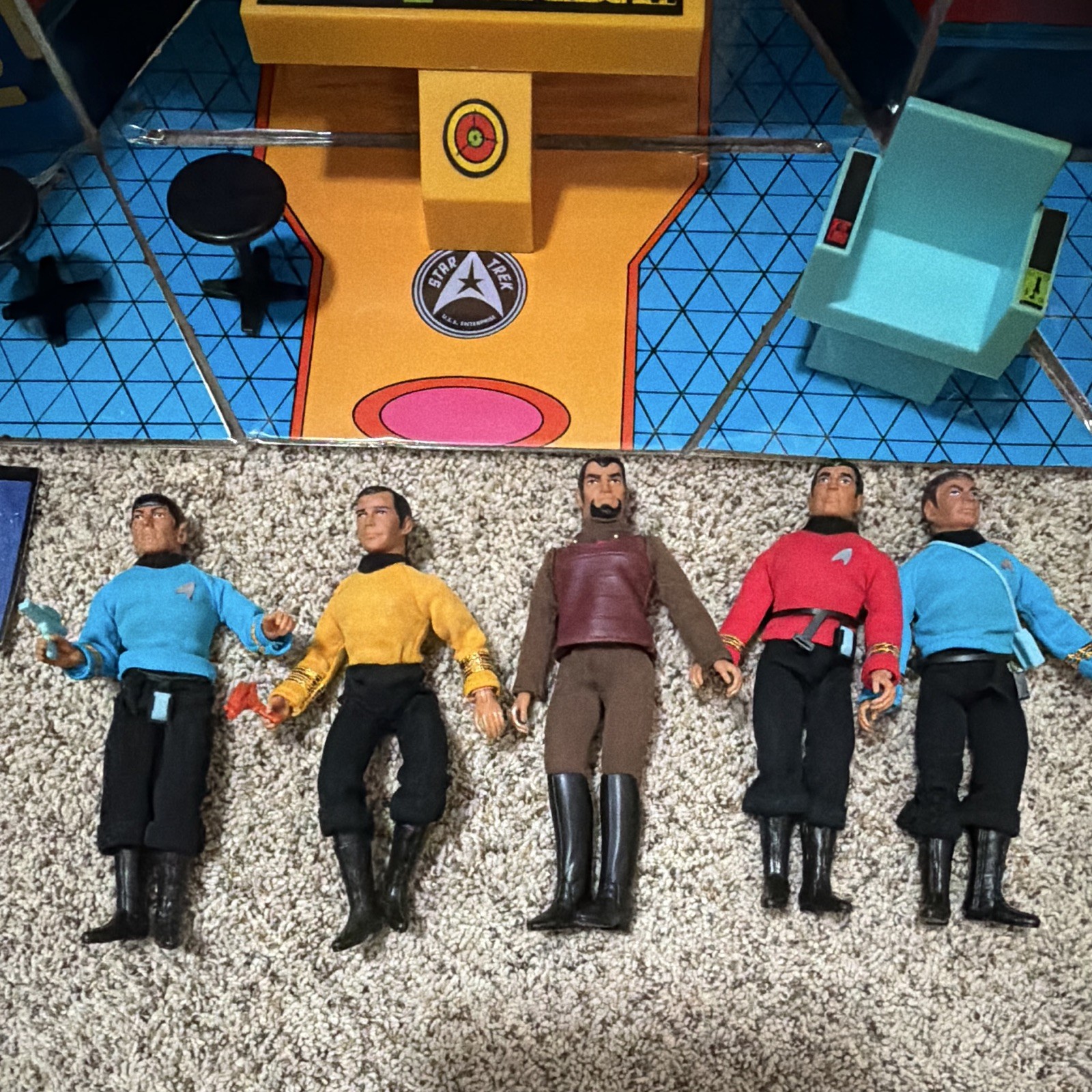 Vintage 1975 Mego Star Trek Enterprise Playset W/ 5 Figures & Transporter Works