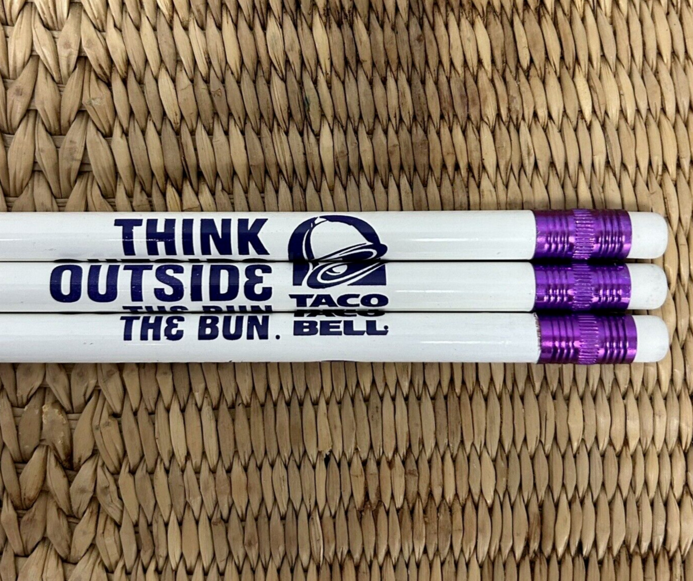 Lot of 5 2004 Taco Bell Pencils THINK OUTSIDE THE BUN Advertising Pencils