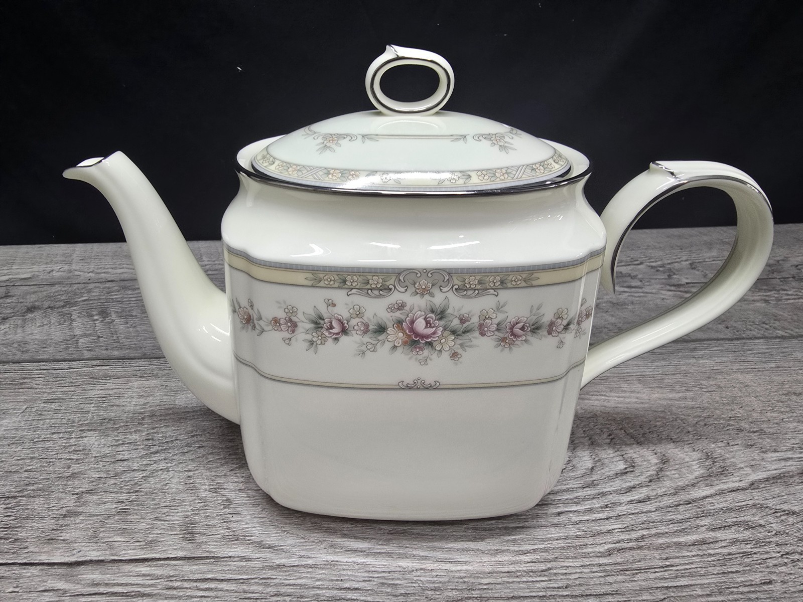 NORITAKE SHENANDOAH Teapot NORITAKE SHENANDOAH Teapot