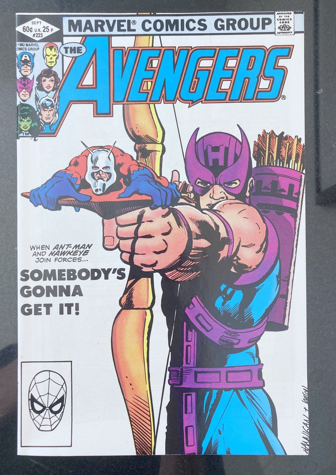 AVENGERS #223 9.6 NM+ Iconic Hawkeye & Ant-Man MCU CIVIL WAR Cover MARVEL 1982