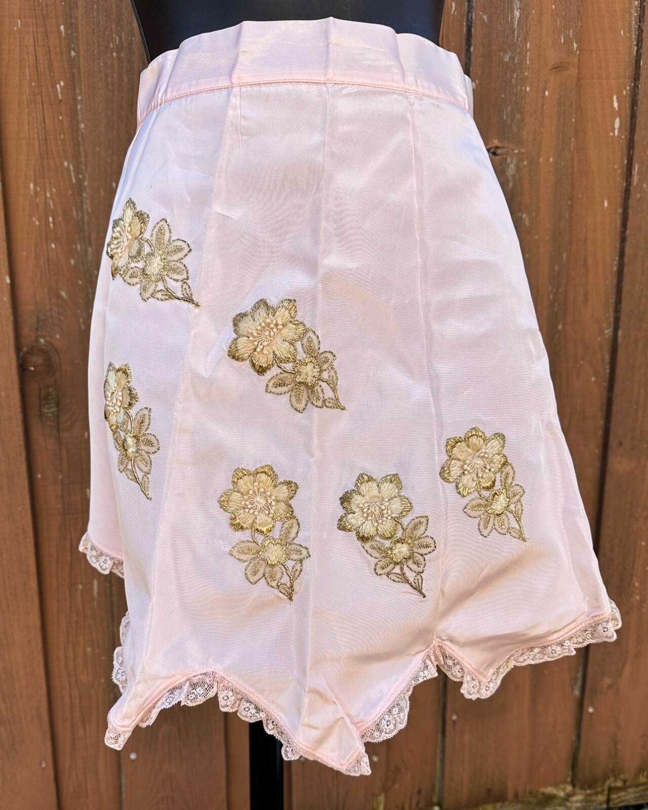 Vintage Sm 50s 60s Taffeta Pink Apron w Embroidered Gold Flower Design Lace Trim