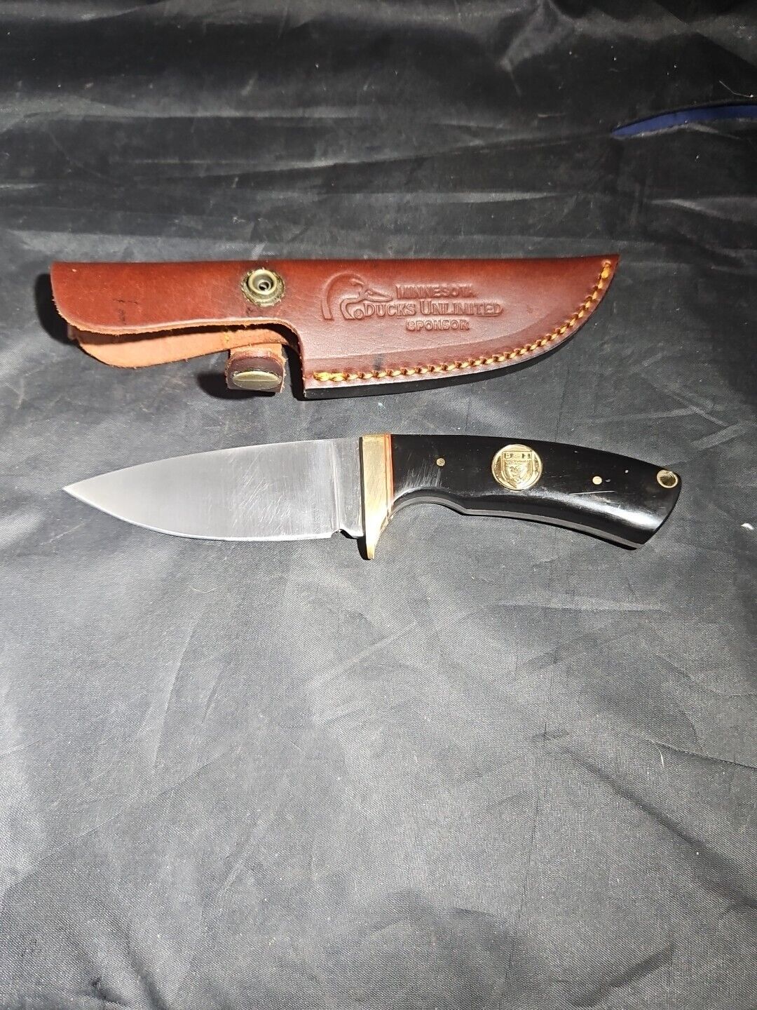 Buck knife fixed blade. Ducks Unlimited  Buck Knife Sharpe,Hunting