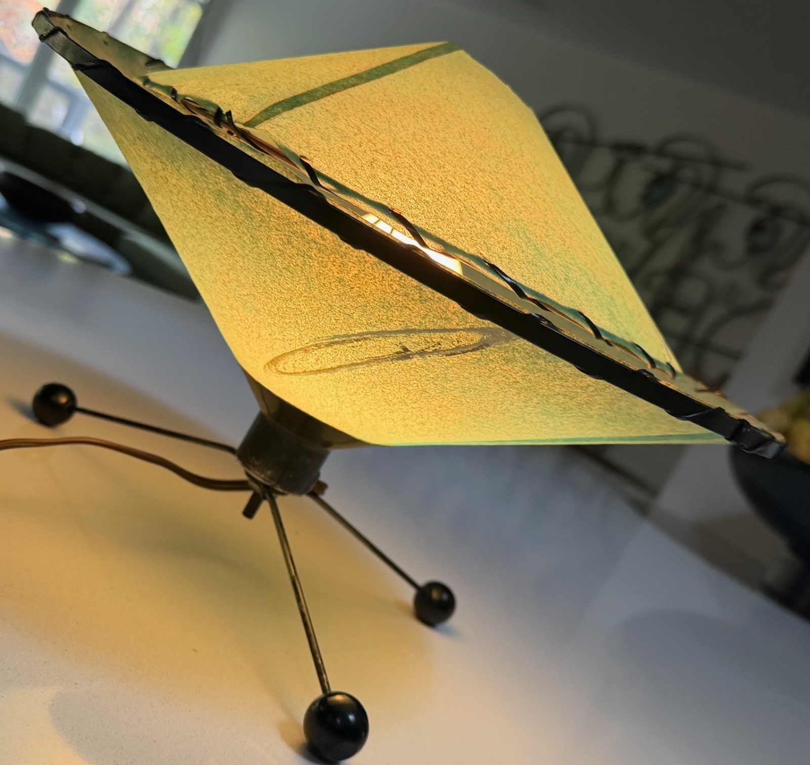 Vintage MCM Atomic Tripod Saucer UFO Lamp Fiberglass Shade Mid Century Mod 1950s