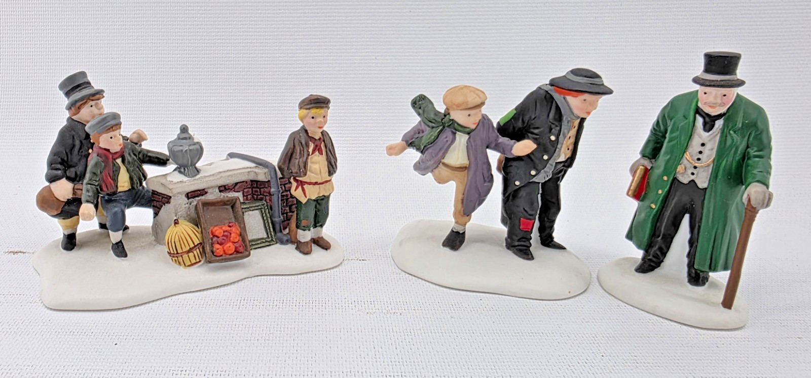 Dept 56 Oliver Twist Set of 3 Heritage Village People Accessories #5554-9
