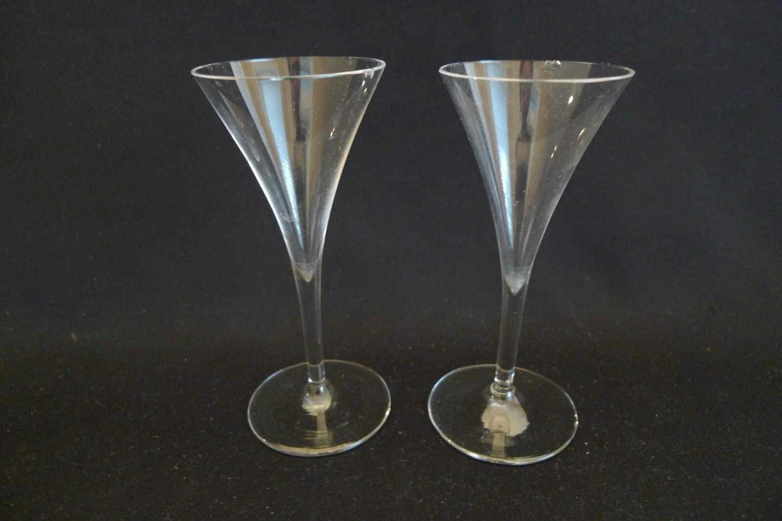 VINTAGE CLEAR GLASS CRYSTAL TRUMPET SHAPE SET (2) STEMMED CORDIAL GLASSES 1oz