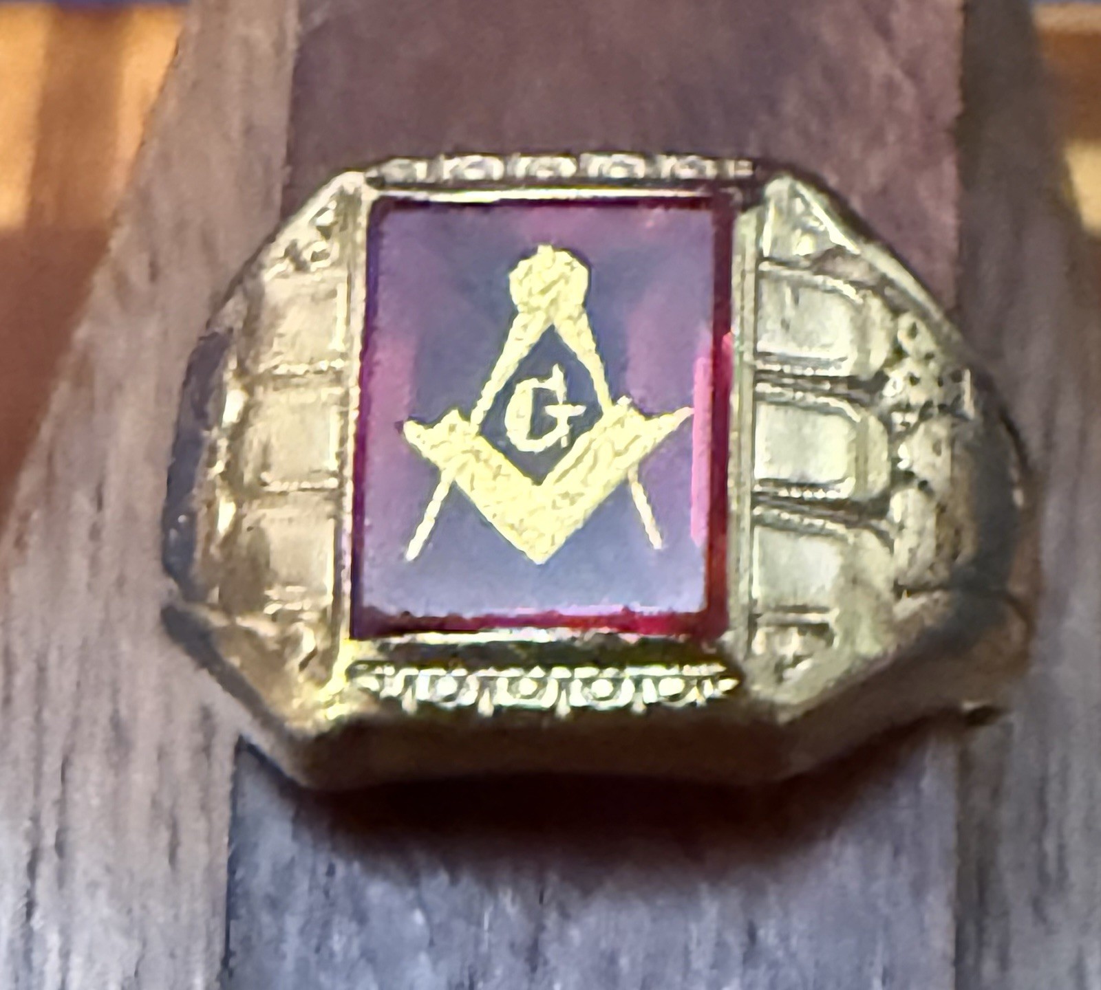 Vintage 10K Yellow Gold Masonic Ring SMCO Synthetic Ruby Signet Men's Estate 5g