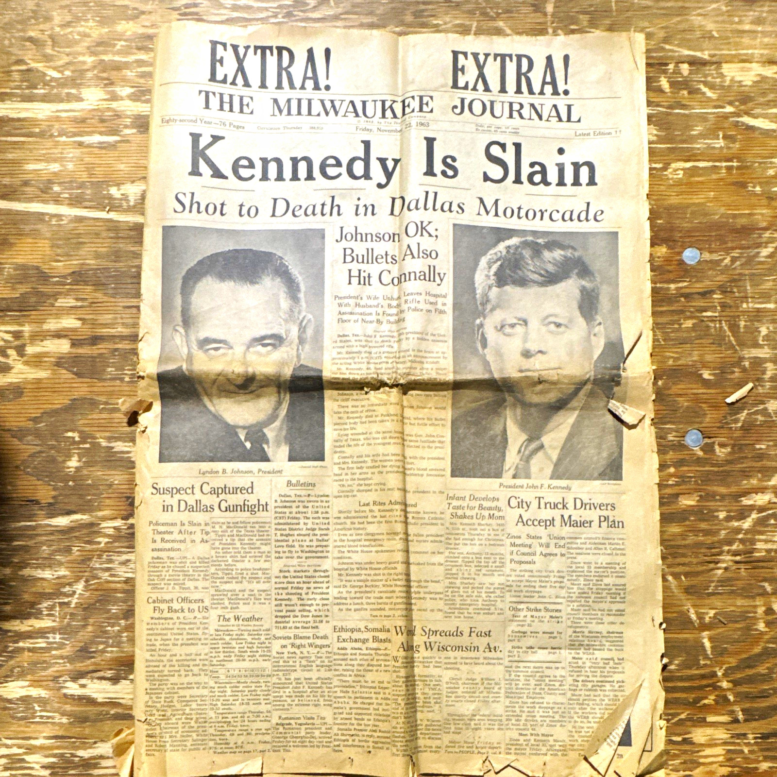 The Milwaukee Journal Newspaper EXTRA 