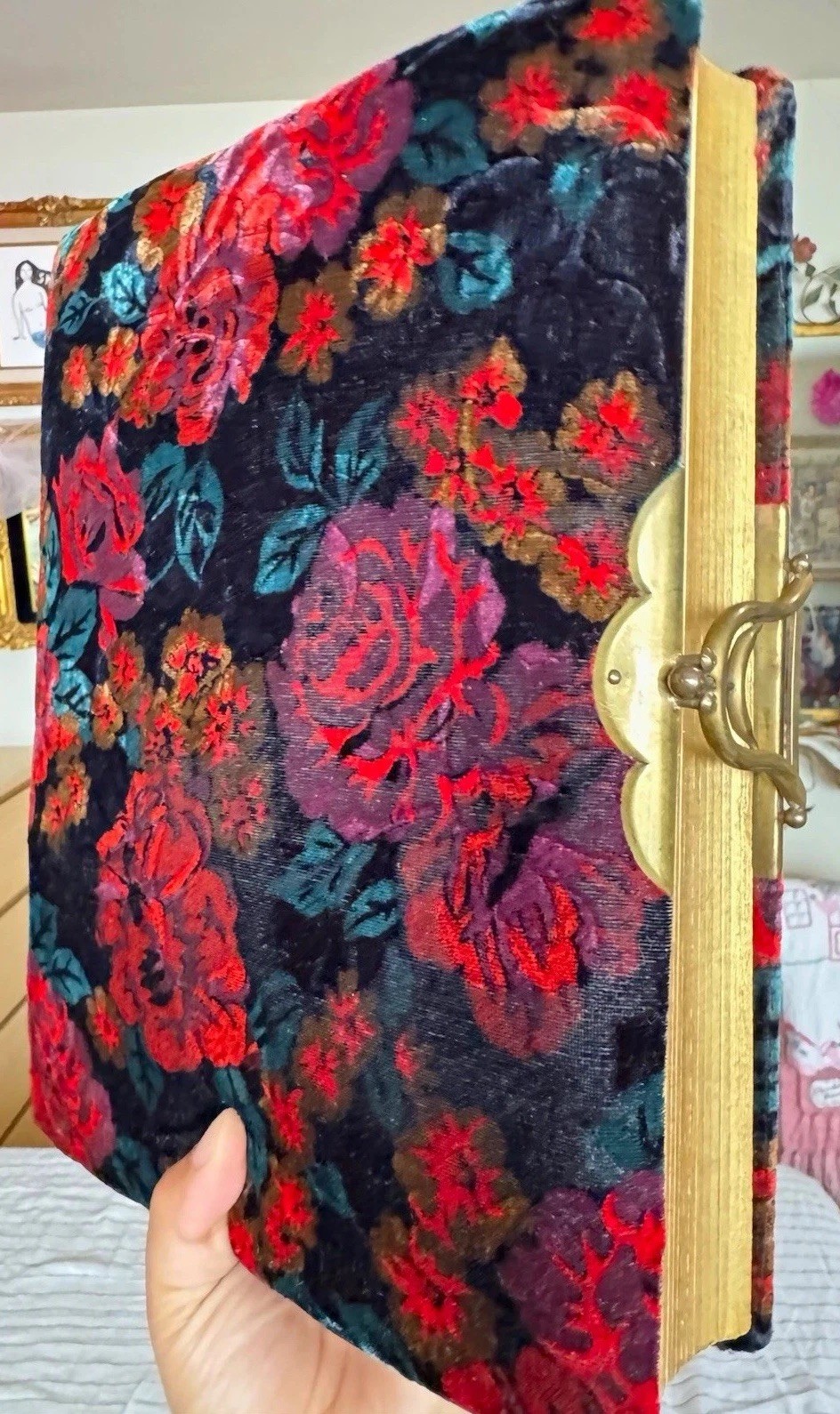 Antique 1890s Victorian Velvet Photo Album w/Family Index Photos Floral Lithos Antique 1890s Victorian Velvet Photo Album w/Family Index Photos Floral Lithos