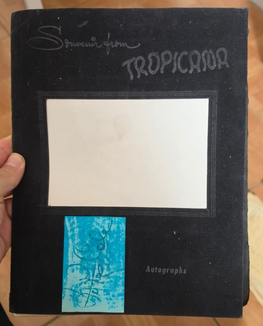 1956-58 NAT KING COLE AUTOGRAPH HAND SIGNED BOOKLET TROPICANA NIGHT CLUB CUBA 1956-58 NAT KING COLE AUTOGRAPH HAND SIGNED BOOKLET TROPICANA NIGHT CLUB CUBA